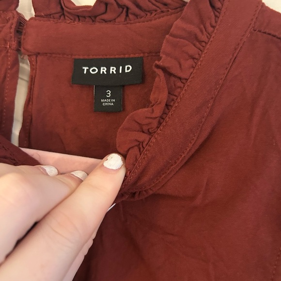 Torrid Women’s Size 3X Rayon Twill Ruffle Trim Mock Neck Tank - Picture 3 of 6